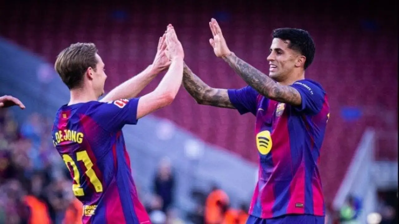 أزمة مفاجئة تهدد استقرار برشلونة قبل لقاء فياريال بسبب قرار قادم من هولندا